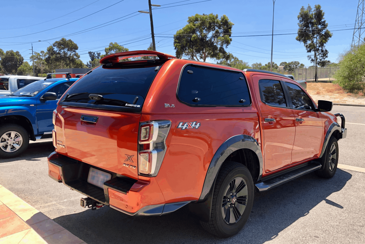Isuzu D-Max with ute canopy installed